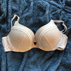 VIctoria Secret White Lace Push Up Bra 32B